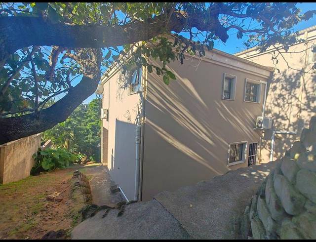 5 BEDROOM HOUSE FOR SALE IN SHELLY BEACH